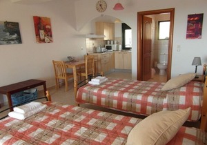 Studio apartment in detached Villa with Pool: (sleeps 2 or 3 )