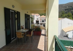 Studio apartment in detached Villa with Pool: (sleeps 2 or 3 )