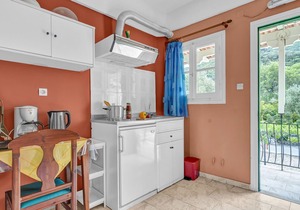 Studio 'Veronis 6' with Sea View, Shared Pool & Wi-Fi
