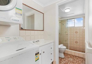 Superb 1 Bedroom Apartment near the Beach