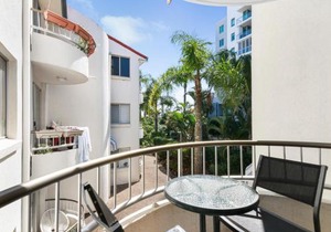 Superb 1 Bedroom Apartment near the Beach