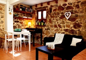 Sweet stone apartment in Imittos