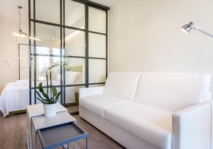 Syntagma modern new flat, large balcony with view