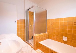 Taylor Avenue, 120 Golden Beach