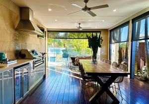The Palm - Beachside Home with Heated Pool, Cinema & Games Room