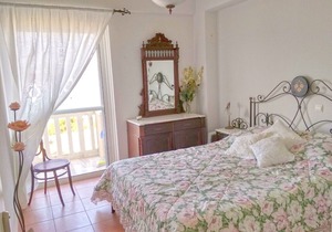 Theologos: Front Sea View Apartment