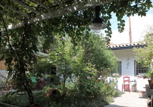 To Spitaki Garden Guesthouse