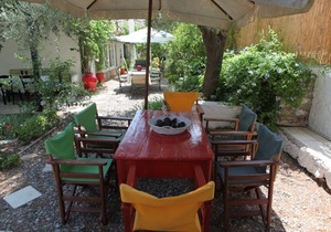 To Spitaki Garden Guesthouse