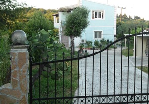 Tom's House 1 between Paleokastritsa n Dassia n Ipsos!
