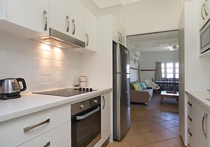 Tondio Terrace Flat 1 - Neat and tidy budget accommodation, easy walk to the beach