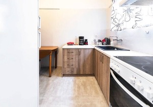 Topfloor central apt with urban views,3' to metro