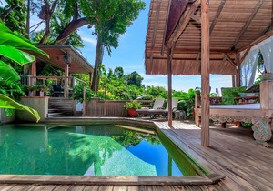Unique, tropical rainforest getaway