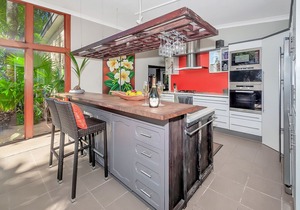 Unique, tropical rainforest getaway