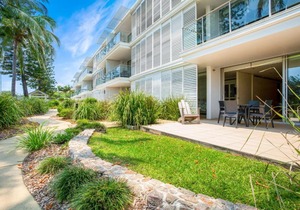 Unit 8 Plantation Resort Rainbow Beach