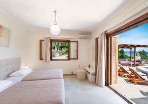 Villa ∙ 3 bedrooms ∙ 6 guests
