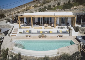 Villa Barbarossa - Elegant Beachfront Retreat with Heated Pool & Outdoor Gym