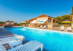 Villa Psaropouli: Large Private Pool, A/C, WiFi