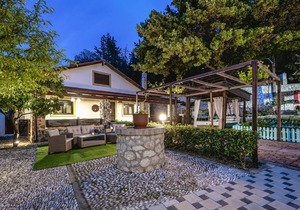 Villa Rafaella