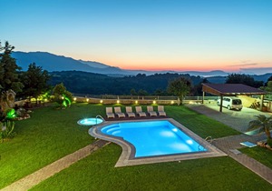 Villa Zeus apts - Unique Surrounding