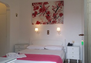 Welcome To Hotel Rachel