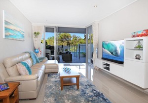 Whiteshells Beachfront Luxury Apartment