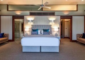 Yacht Club Villas on Hamilton Island by HIHA
