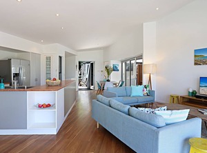 Barefoot Bungalow Castaways Beach | Castaways Beach