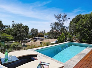 Barefoot Bungalow Castaways Beach | Castaways Beach