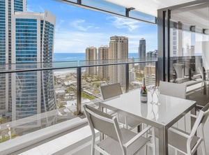 Circle Cavill Study Ocean | Surfers Paradise