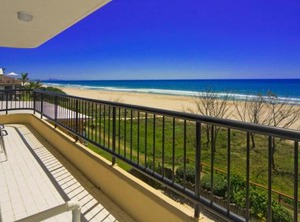 Pelican Sands Beach Resort | Tugun