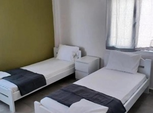 Petries | Agii Apostoli