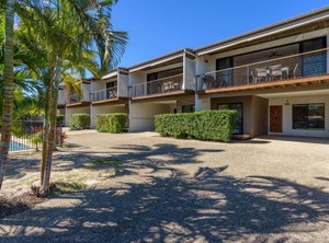 Surf Storey Shared Beach Shop | Rainbow Beach