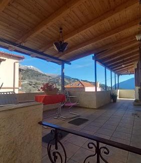 Arachova Apartment | ΑΡΜΟΝΙΑ MountHome sunrise grey