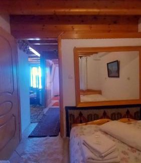 Arachova Apartment | ΑΡΜΟΝΙΑ MountHome sunrise grey