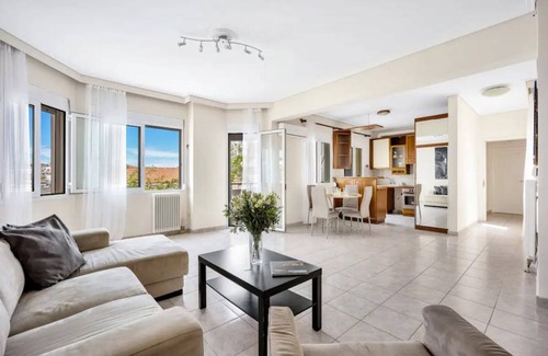 Chalcis Apartment | 100 m² Apartment ∙ 2 bedrooms ∙ 5 guests