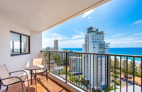 Burleigh Heads Apartment | 100 m² Serviced apartment ∙ 2 bedrooms ∙ 127 guests