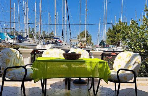 Oropos Villa | 100 m² Villa ∙ 3 bedrooms ∙ 7 guests