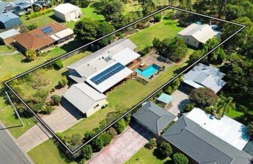Deception Bay House | 1000 m² House ∙ 4 bedrooms ∙ 8 guests
