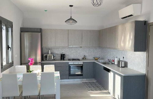 Theologos House | 104 m² House ∙ 3 bedrooms ∙ 6 guests