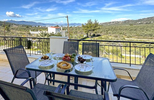 Theologos House | 106 m² House ∙ 3 bedrooms ∙ 6 guests