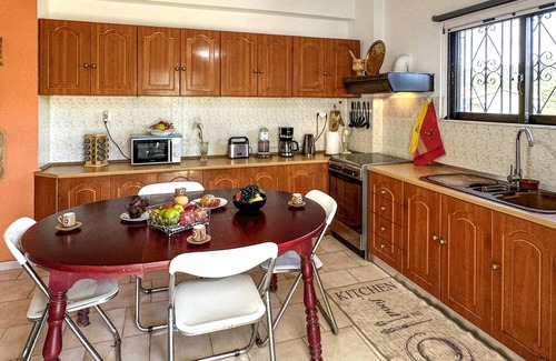 Theologos House | 106 m² House ∙ 3 bedrooms ∙ 6 guests