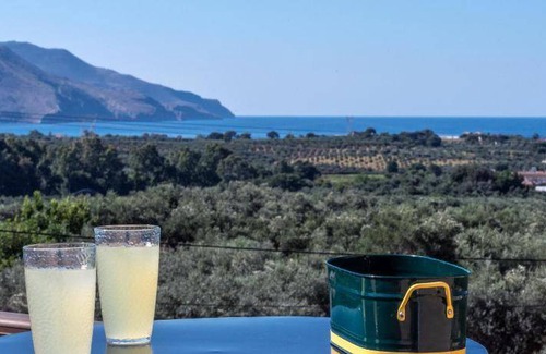 Kavallos House | 110 m² House ∙ 3 bedrooms ∙ 6 guests