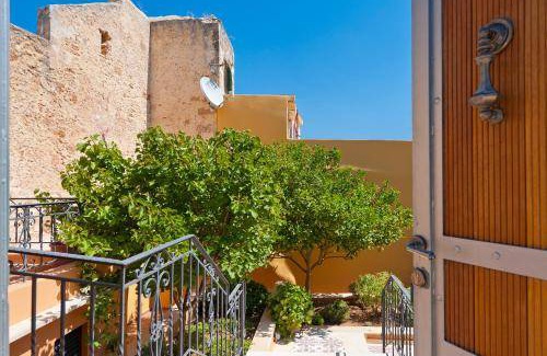 Old Town Resort | 110 m² Resort ∙ 3 bedrooms ∙ 6 guests