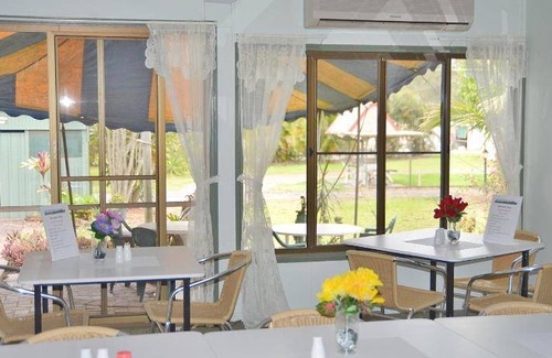 Glass House Mountains Hotel | 12 m² Motel ∙ 2 bedrooms ∙ 5 guests
