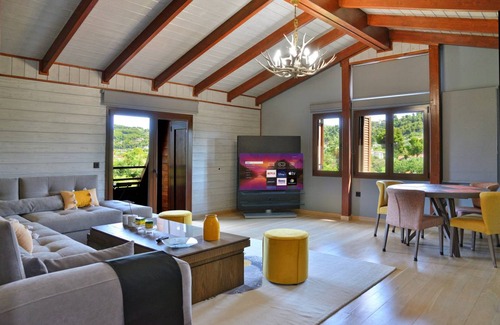 Oropos Apartment | 120 m² Apartment ∙ 1 bedroom ∙ 4 guests
