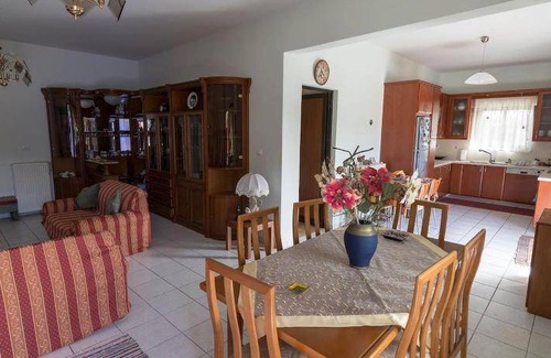 Mesokhoria Apartment | 120 m² Apartment ∙ 3 bedrooms ∙ 8 guests