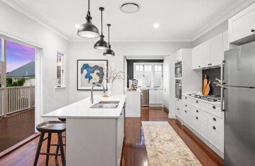 Greenslopes House | 120 m² House ∙ 2 bedrooms ∙ 4 guests
