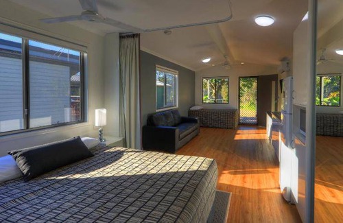 Tin Can Bay Other | 120 m² Tent ∙ 2 bedrooms ∙ 6 guests