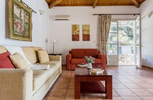 Votsi Villa | 120 m² Villa ∙ 1 bedroom ∙ 3 guests