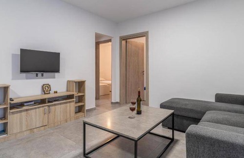 Isthmia Villa | 120 m² Villa ∙ 3 bedrooms ∙ 6 guests
